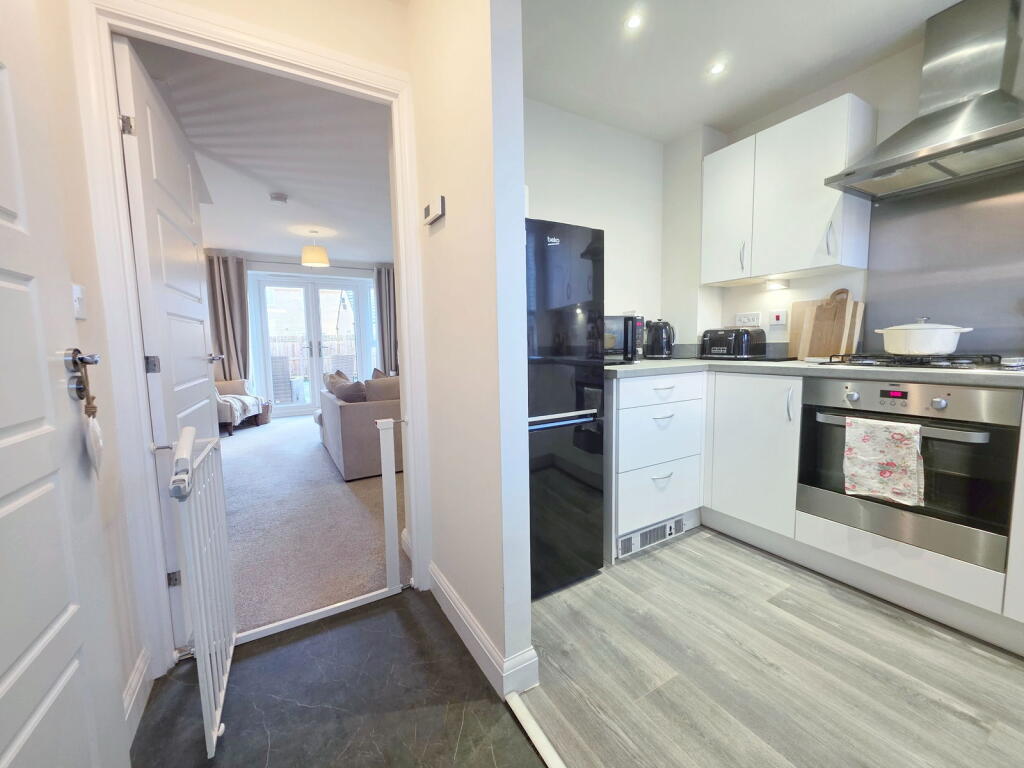 Millers Grove, Barugh Green, Barnsley, S75 1FW photo 2