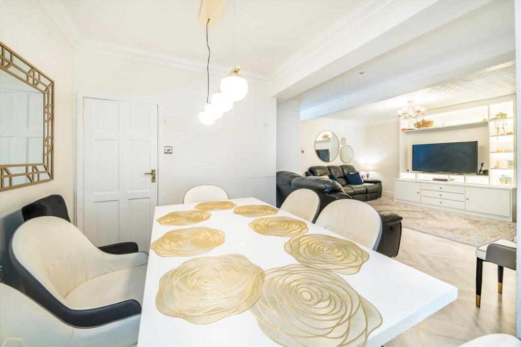 House in Twickenham - View 4
