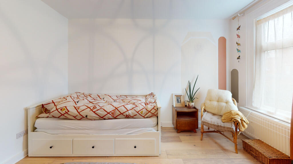 House in London - View 3