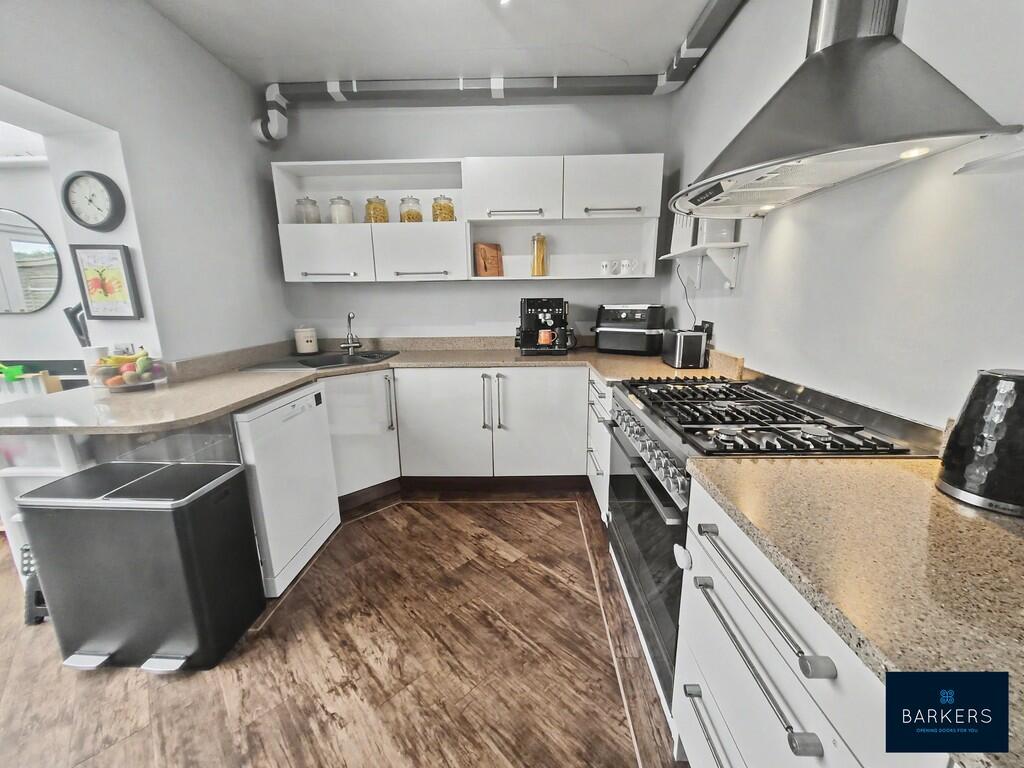 House in Kirklees, East Bierley - View 4