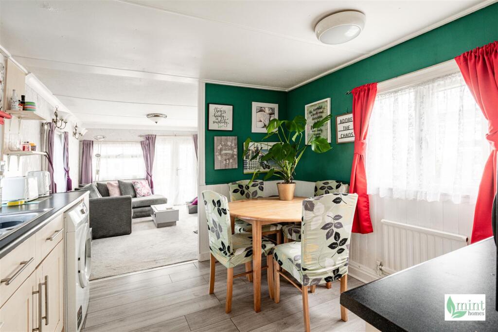 House in Runnymede, Surrey - View 4