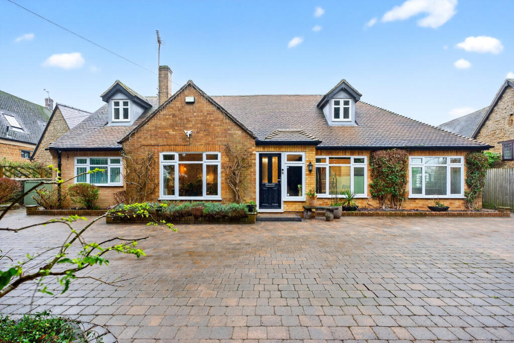 Main image of property: Main Road Middleton Cheney Banbury, Oxfordshire, OX17 2LT