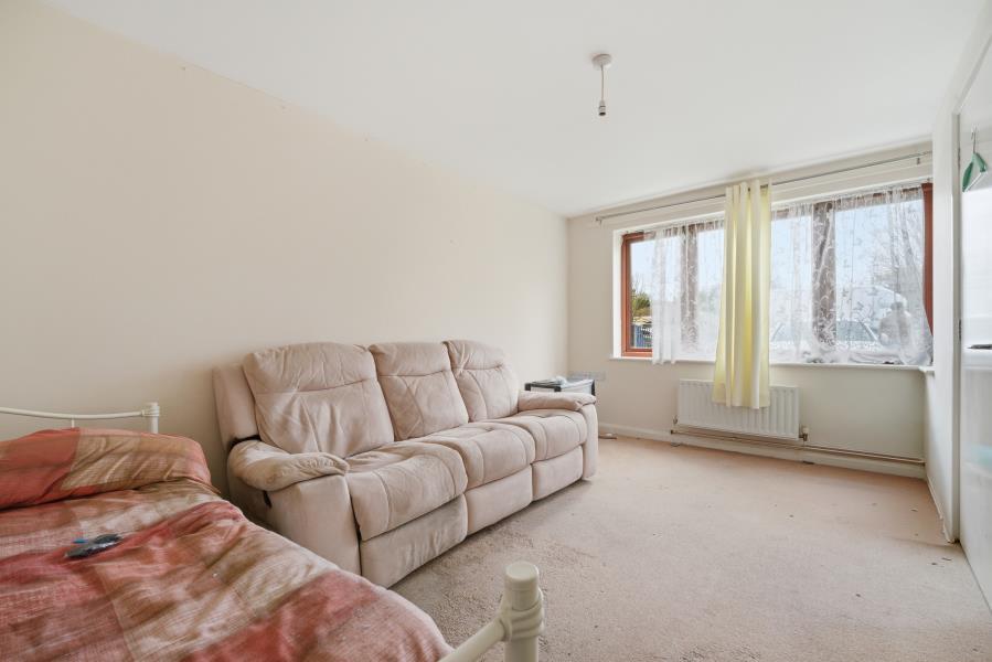 Summerwood Road, TW7 photo 3