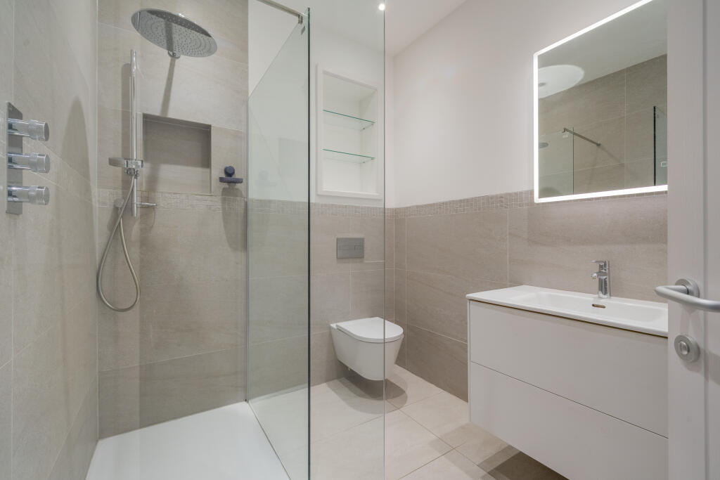 Apartment in London - View 4