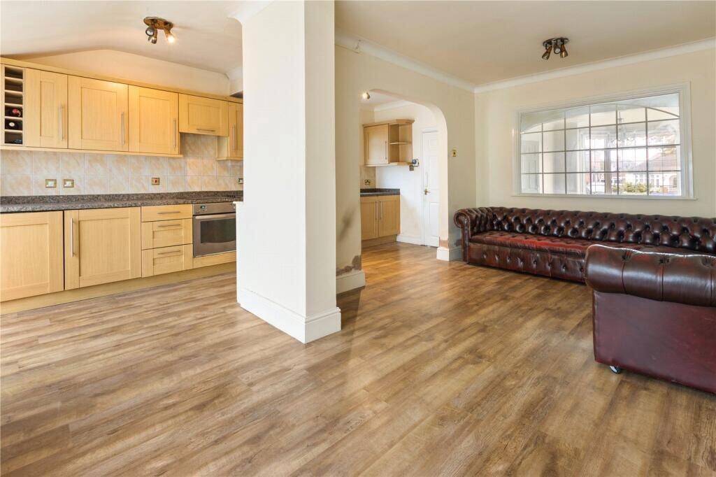 House in Doncaster, North East Lincolnshire - More