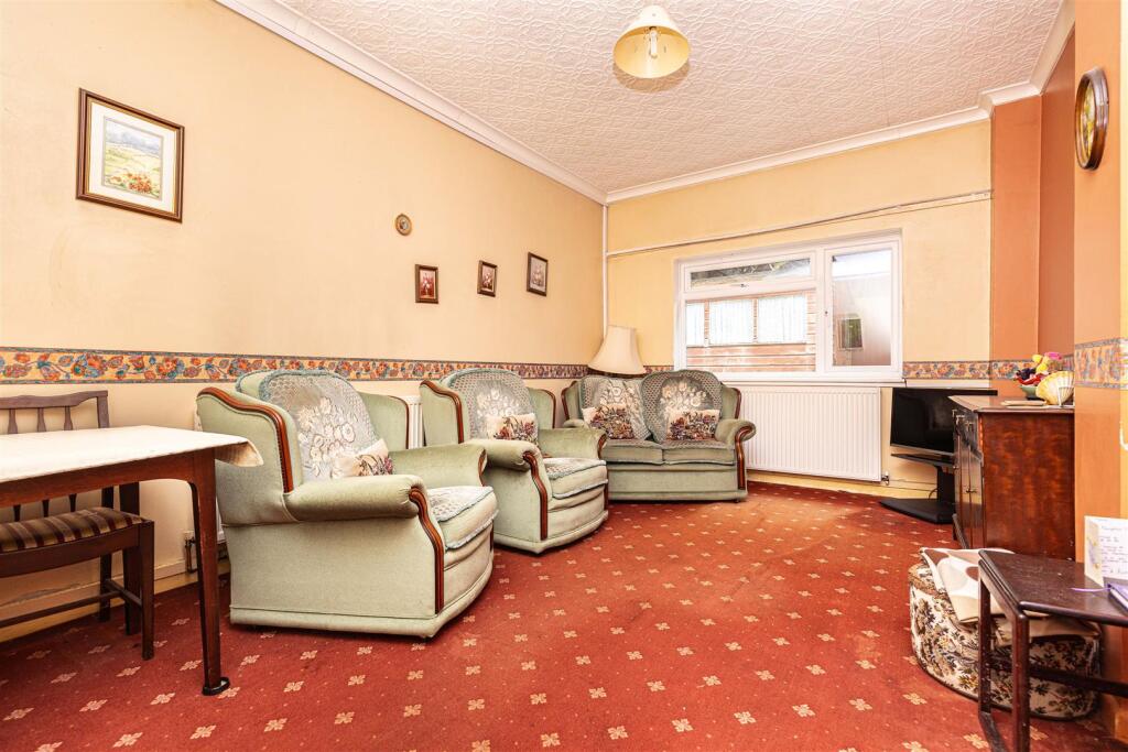 Garden Flat, Stourwood Avenue, Southbourne BH6 3PN - View 2