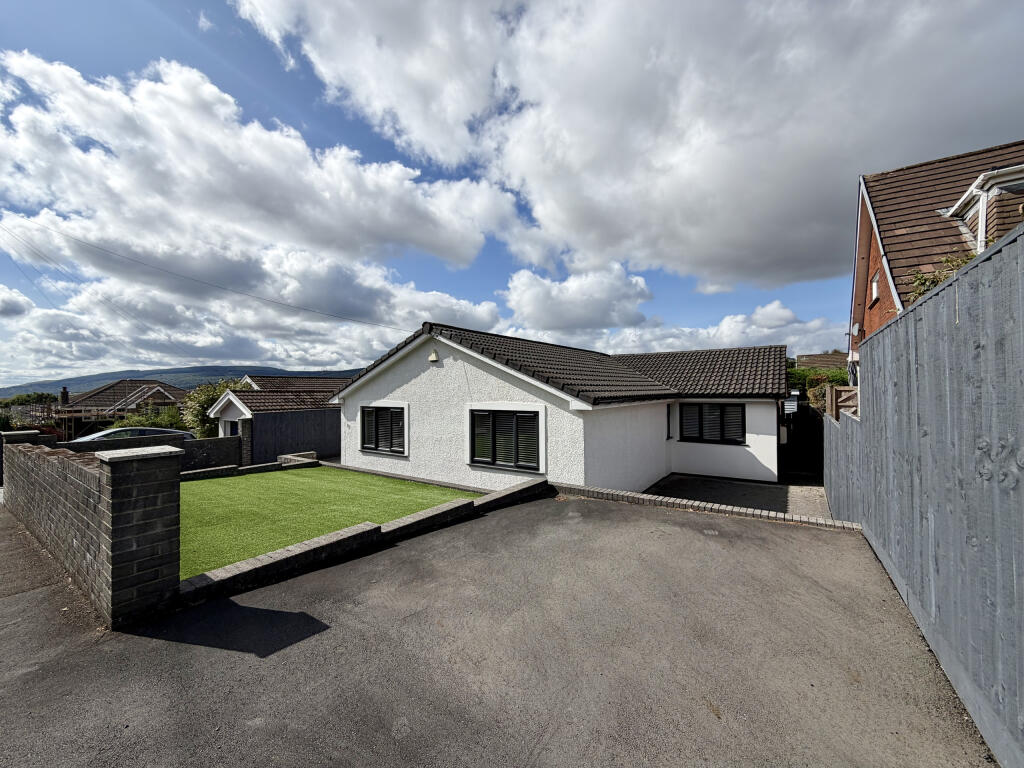 House in Merthyr Tydfil, Gerddi Glan Y Llyn, Gurnos - View 2
