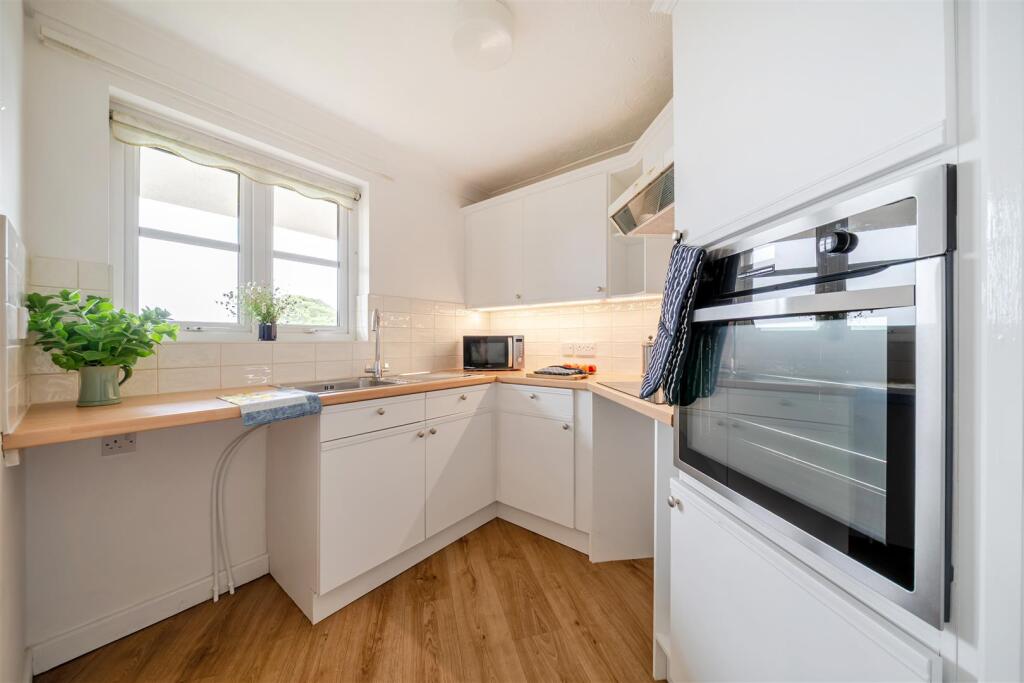 De Moulham Road, Swanage - View 5