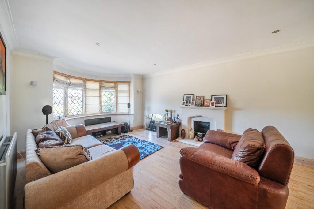 Stone Park Avenue, Beckenham, BR3 photo 2