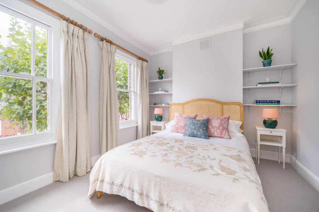 House in London, Kensal Town, Queen's Park - More