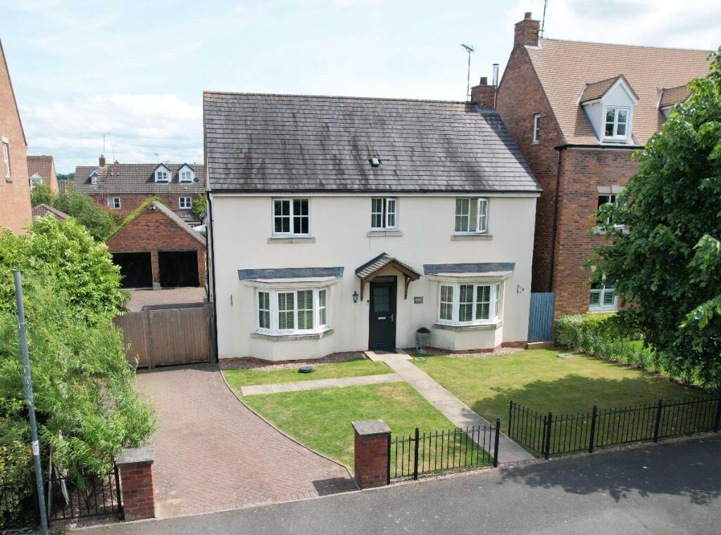 Main image of property: Morecroft Drive, Chase Meadow, Warwick