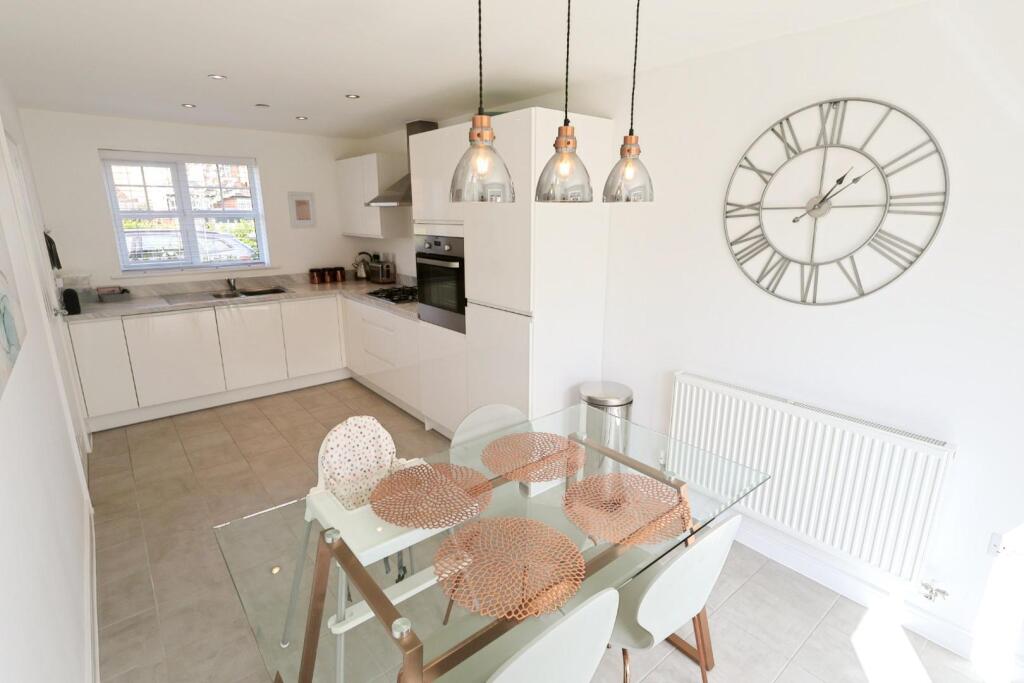 House in Llay - View 4