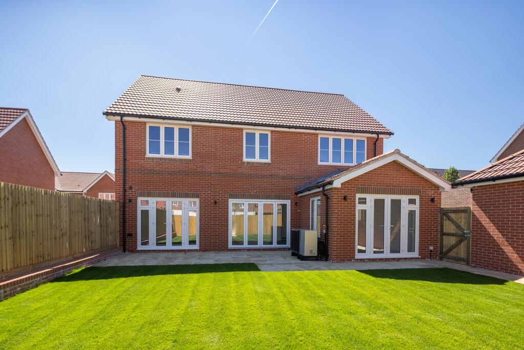 House in Cold Ash, West Berkshire - View 2
