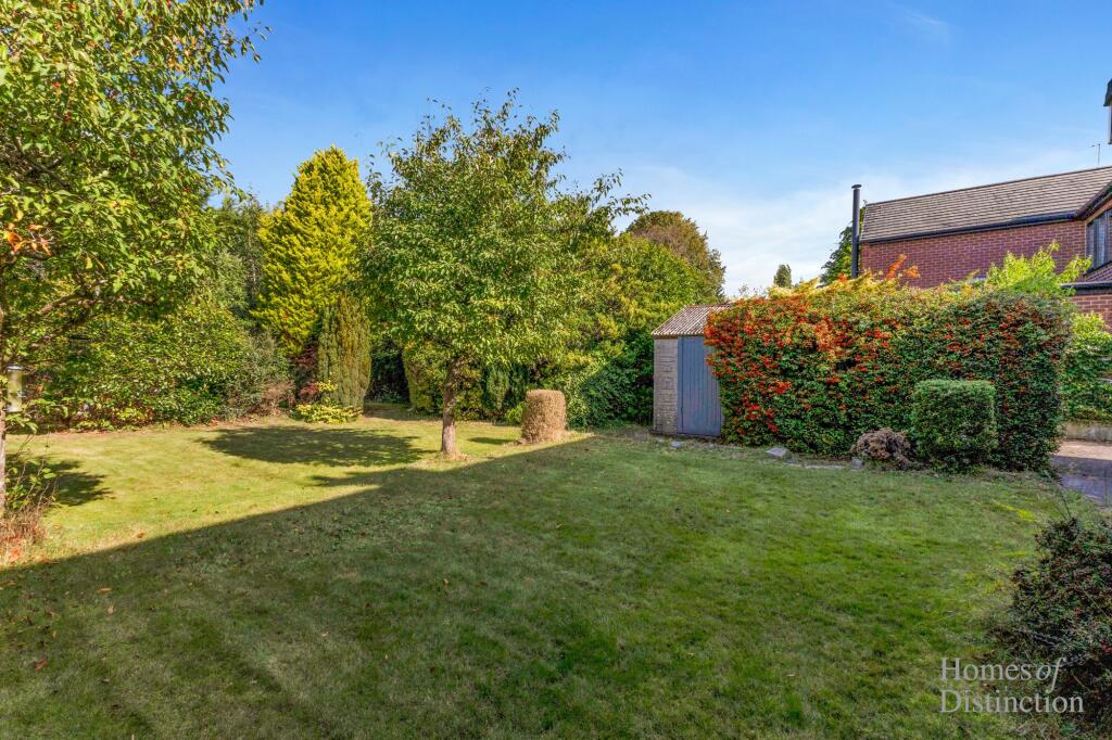 Tanyard Drive, Hale Barns, WA15 photo 3