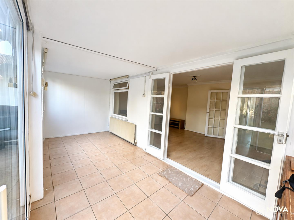 House in Luton - View 5