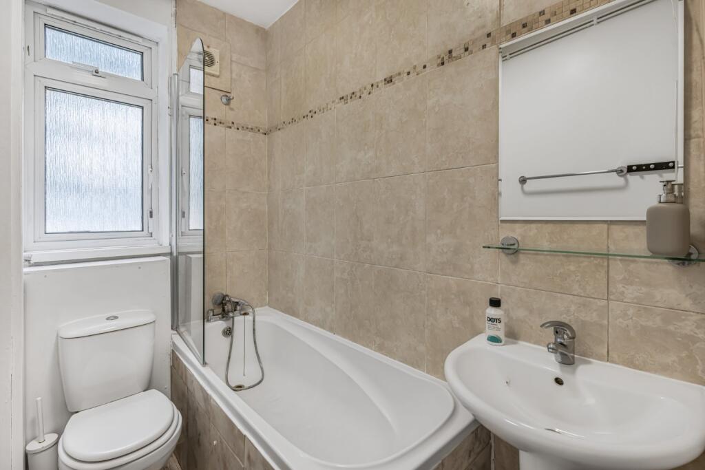 Apartment in London, Paddington - More