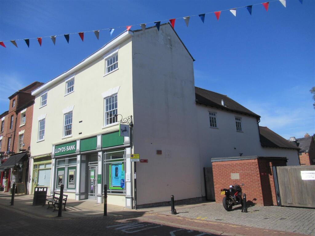 Main image of property: Swan Street, Warwick