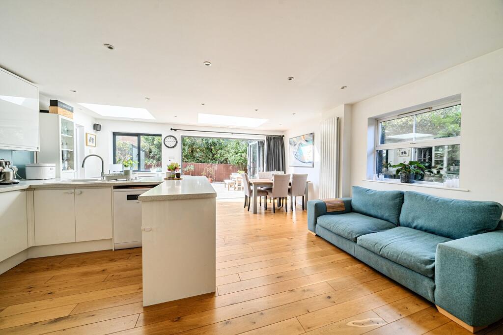 House in Bray, Oakley Green - View 5