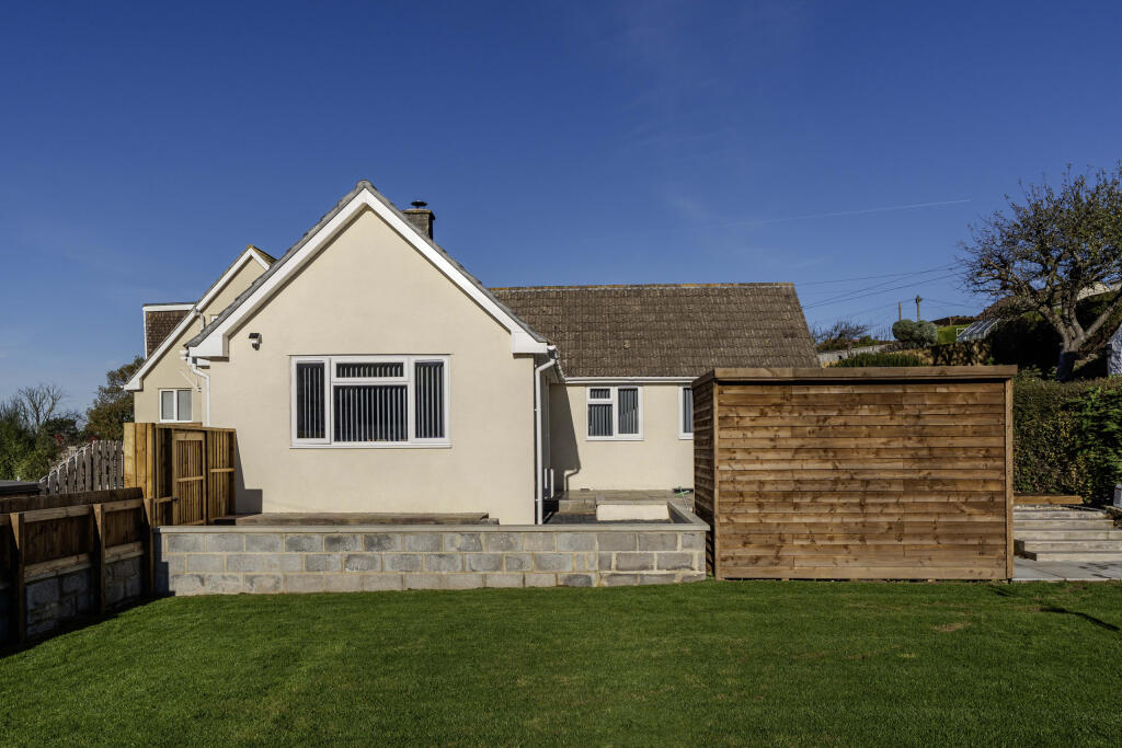 Main Road, Hutton, Weston-super-Mare