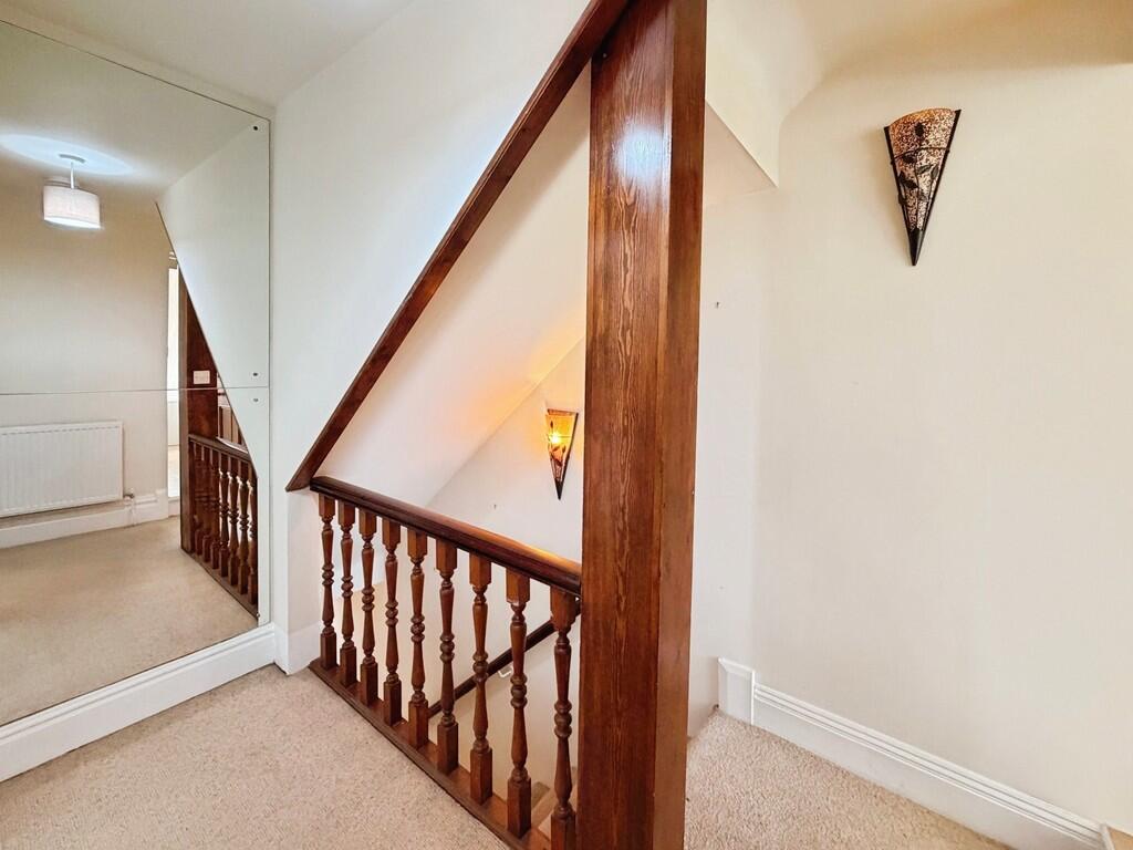 Apartment in Leeds, Little London, Rawdon - More