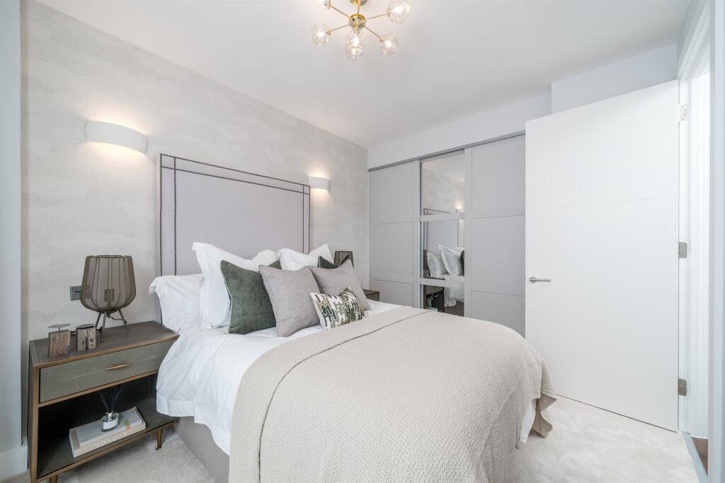 Apartment in London - View 5