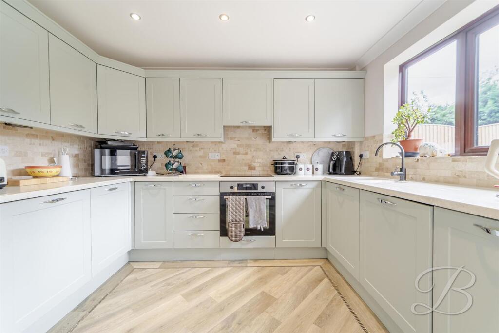 House in Mansfield, Nottinghamshire - View 5