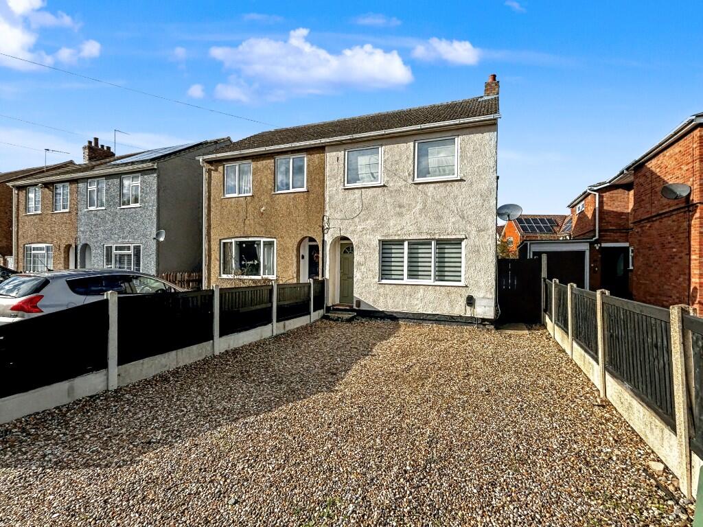 3-bed semi-detached on Mill Road, Colchester, Essex, CO4, £350,000