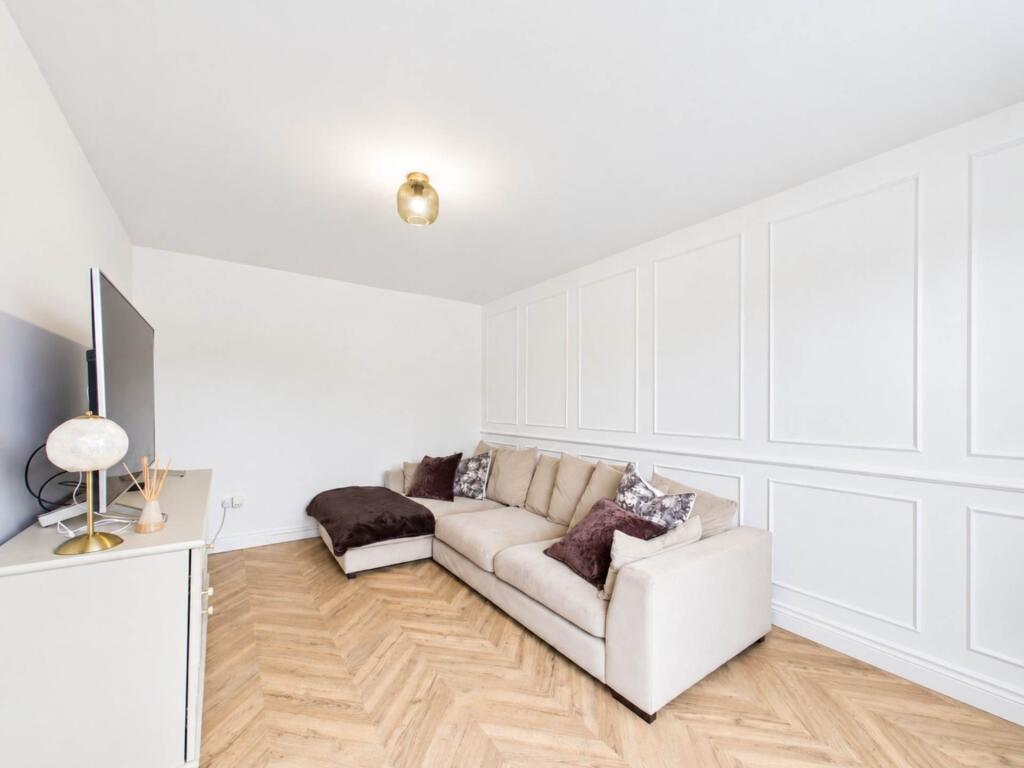 House in Redhill - View 4