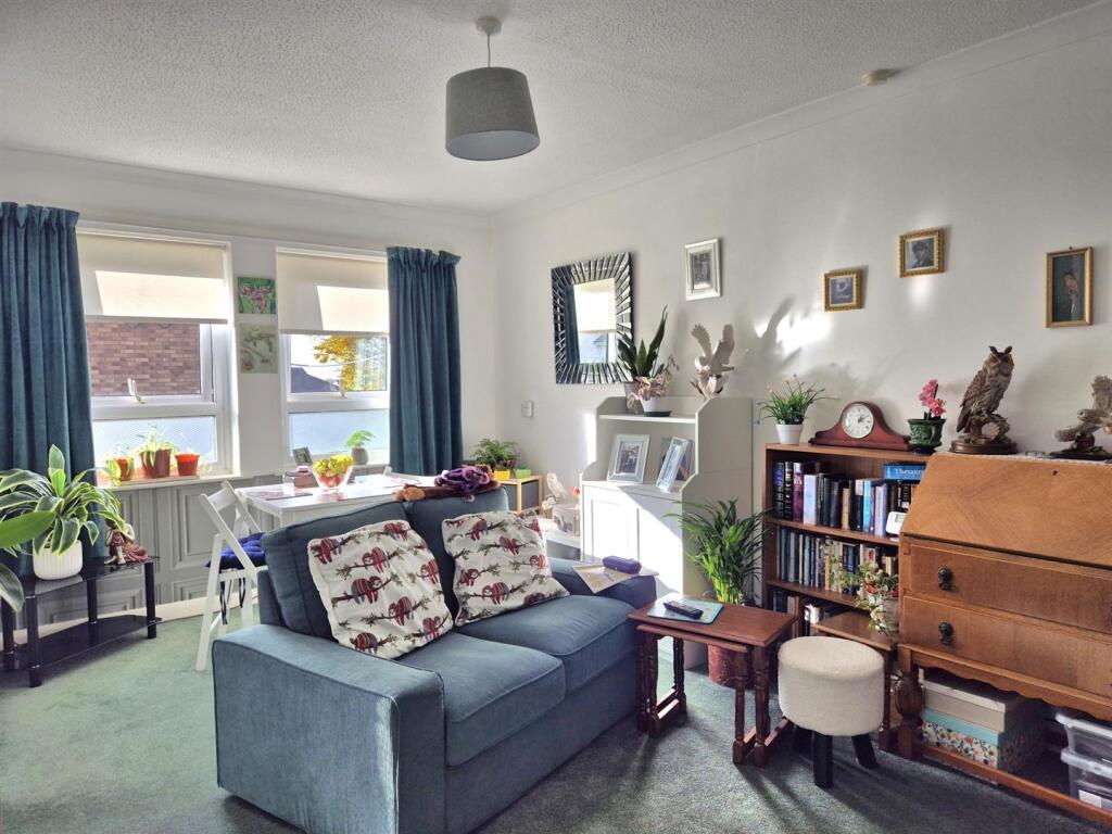 Heathfield Way, Nailsea photo 2
