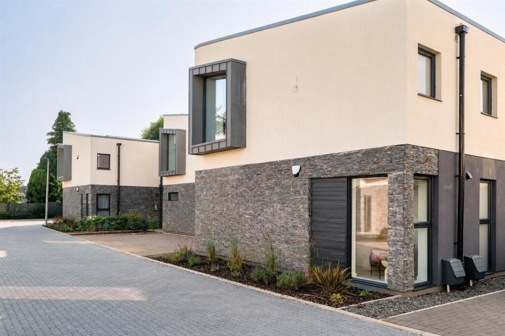 Main image of property: McGlashan Gardens, Crieff
