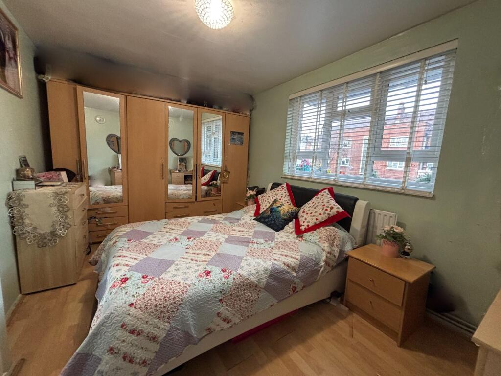 Apartment in London, Little Ilford - View 5