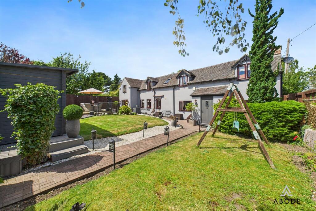 3-bed house on Bakers Lane, Doveridge, Derbyshire, £416,000