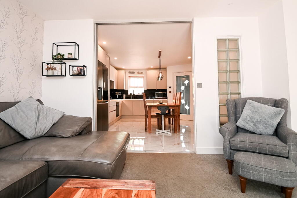 Woodbourn Gardens, Wombwell, Barnsley, S73 8FJ - View 2
