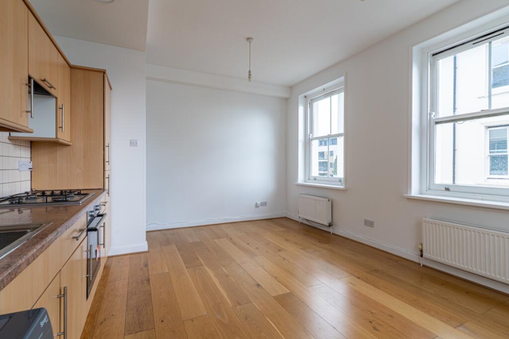 House in Dartford - More