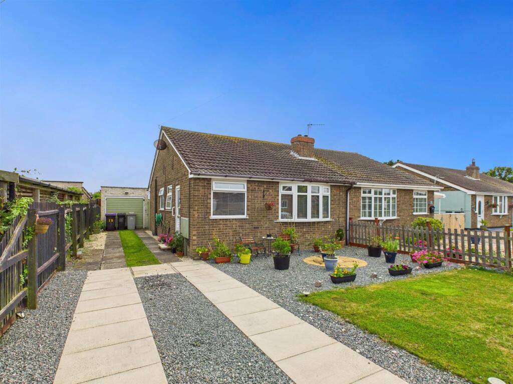 2-bed bungalow on Winchester Drive, Mablethorpe, £170,000
