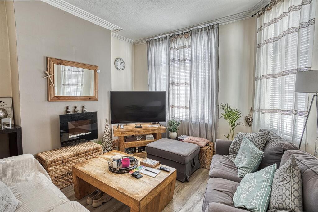 House in Derby, Littleover - View 3