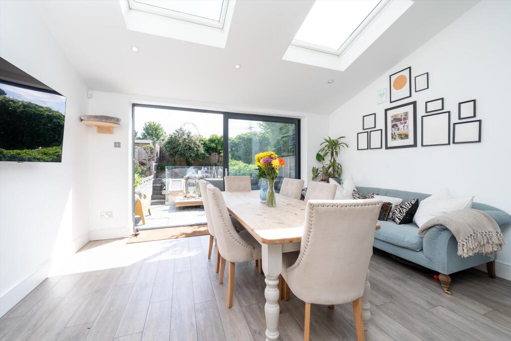 House in London - View 3