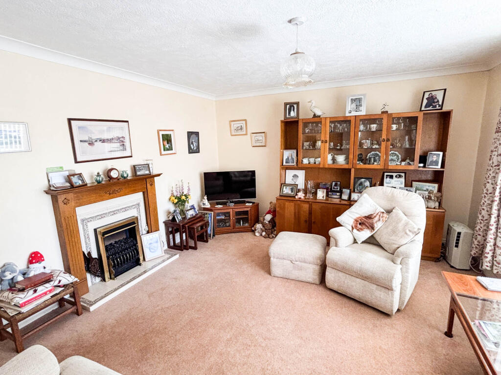 Blenheim Court, West Meads photo 4