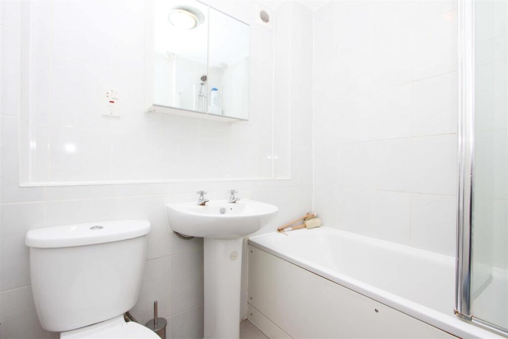 Apartment in Harrow - More