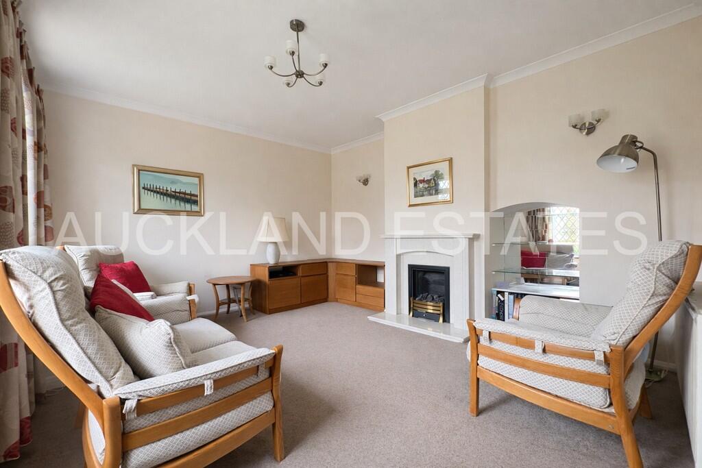 House in Potters Bar, Oakmere - View 3