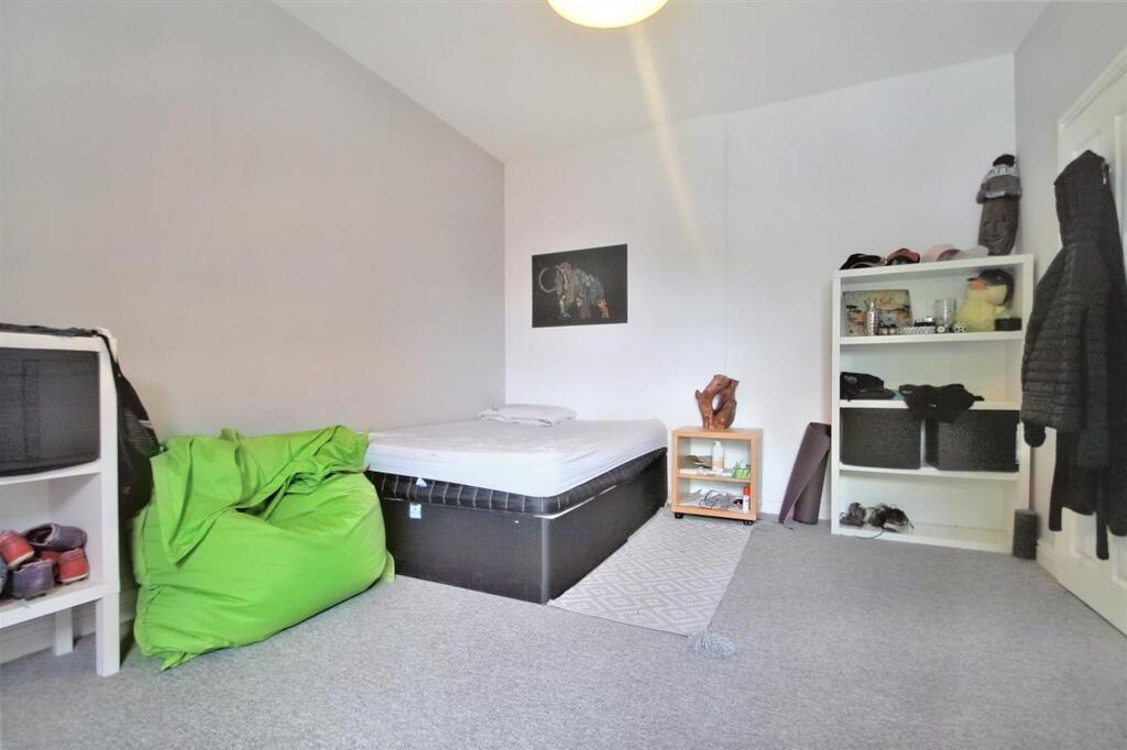 Apartment in Birmingham, Harborne - View 5