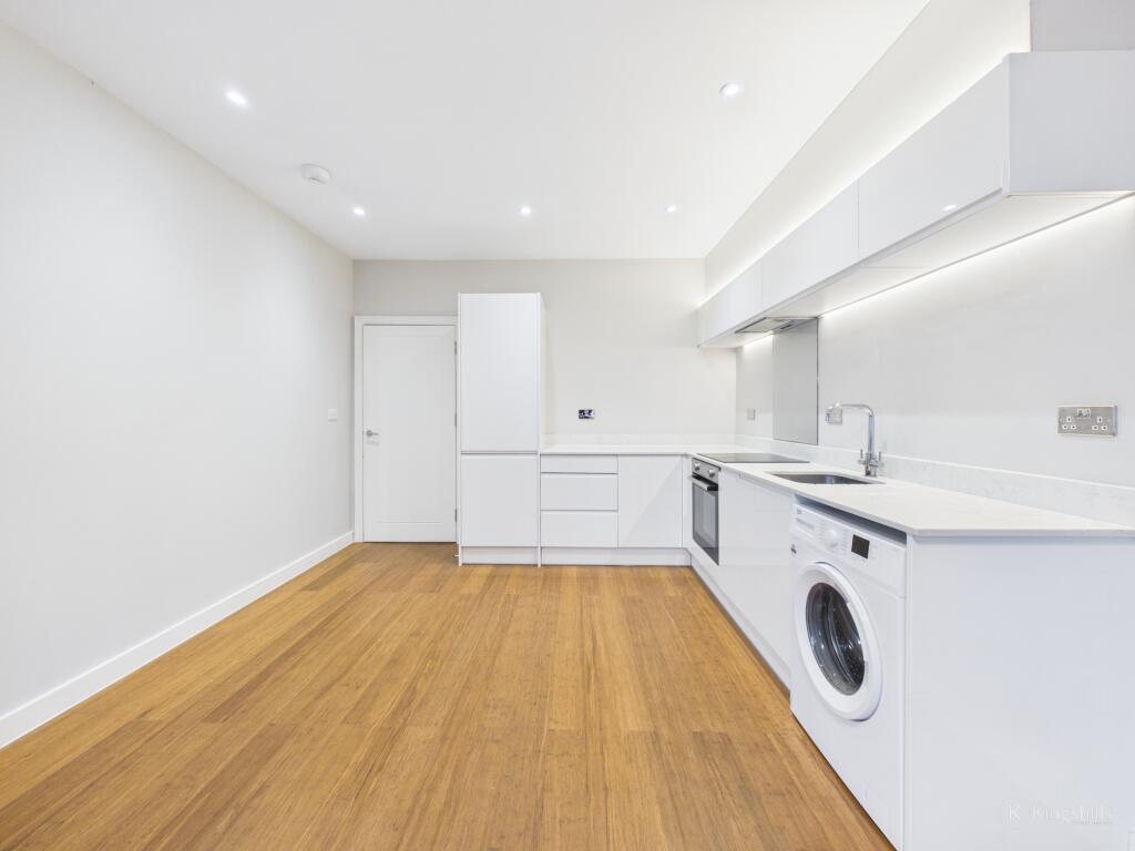 Apartment in Hemel Hempstead - View 4