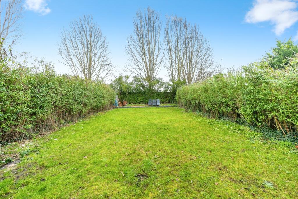 Barkers Lane, Bedford, Bedfordshire, MK41 photo 2