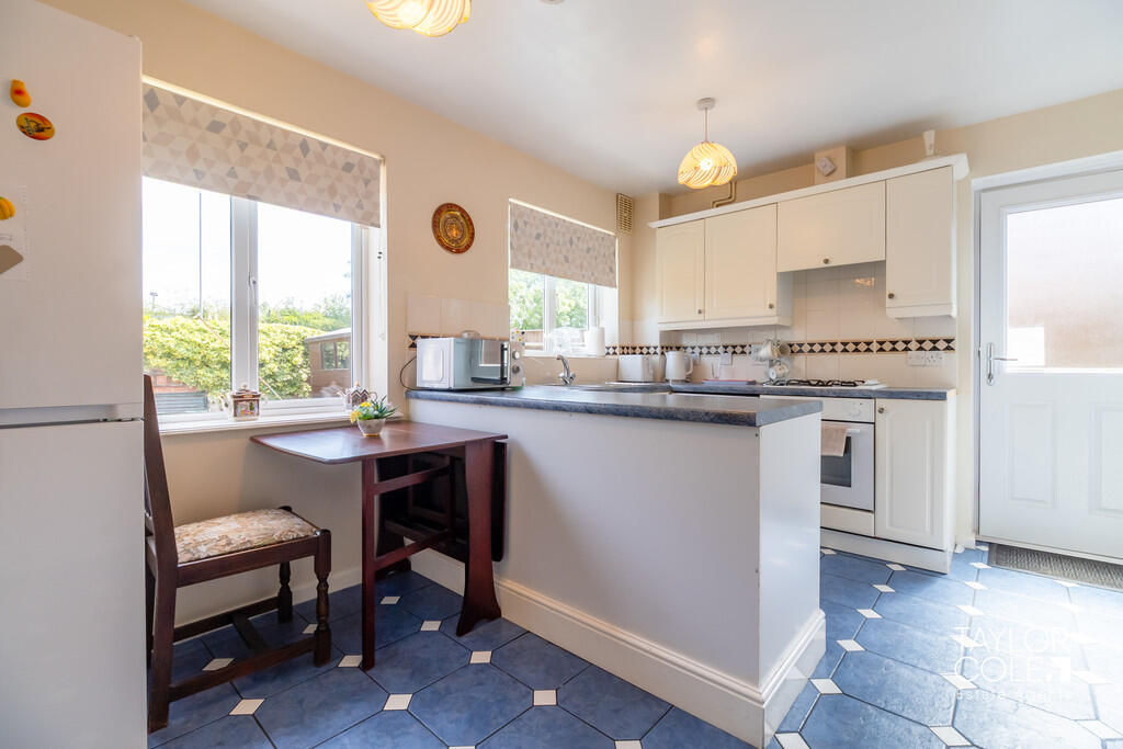 Exeter Drive, Tamworth - View 4