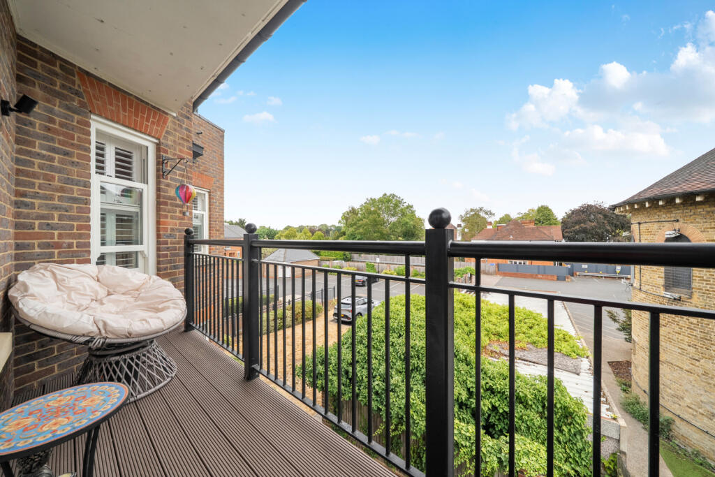 Apartment in Bromley - More