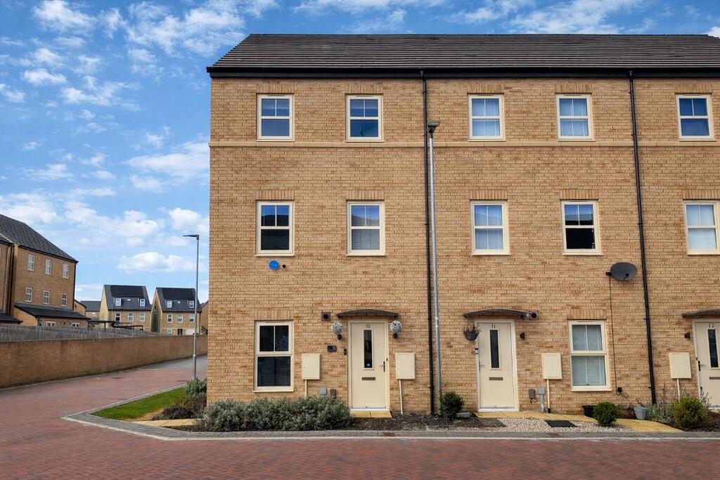 2-bed house on Huntingdon Street, Castleford, West Yorkshire, WF10, £175,000