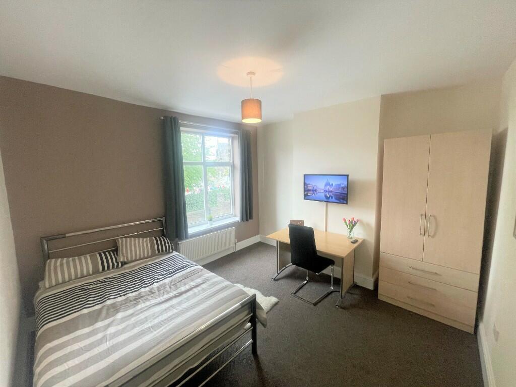 Main image of property: 77A Junction Road - STUDENT PROPERTY- 1 Room available from now in a 3 bedroom property