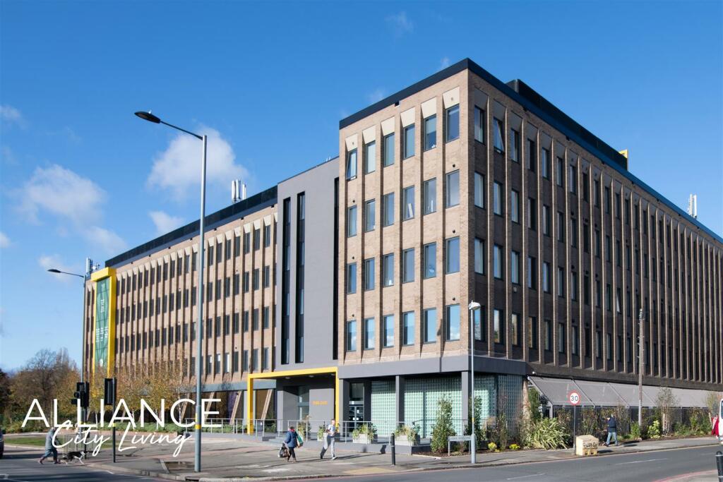 Apartment in Birmingham, Sheldon - More