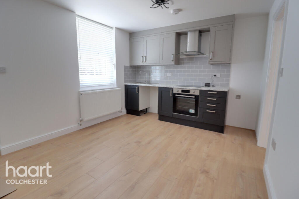 Apartment in Colchester, New Town - View 4