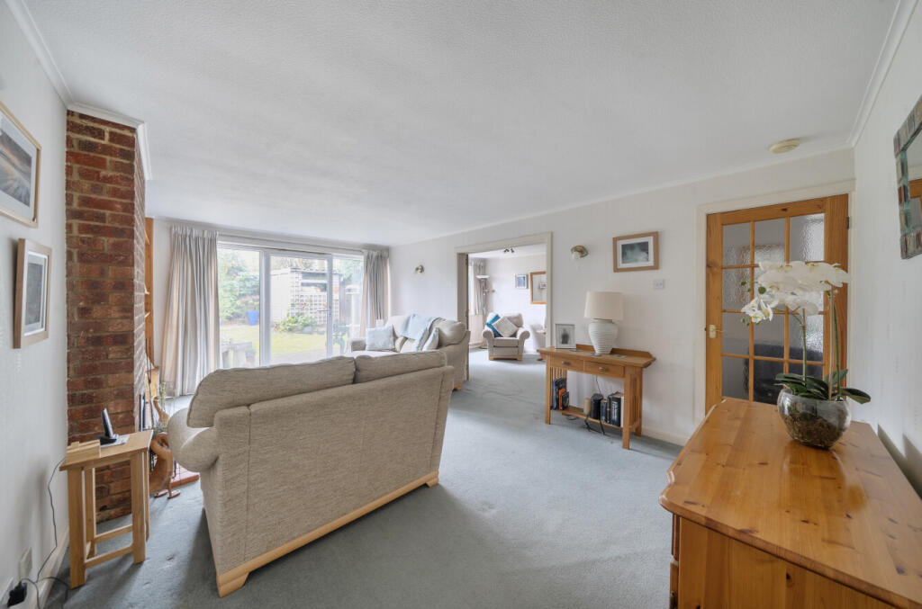 Churchill Road, Dunstable, Bedfordshire photo 4